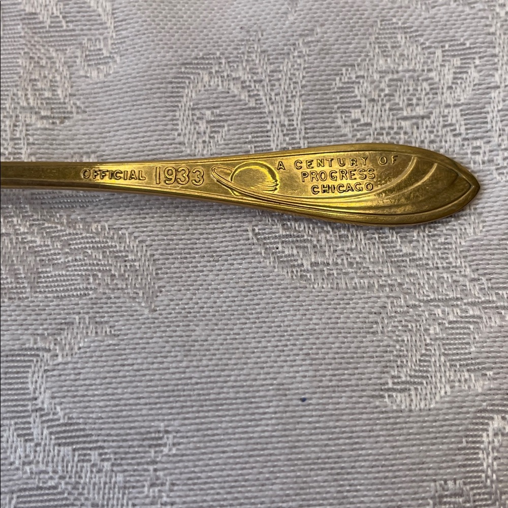 Vintage 1933 Gold Tone Decorative Commemorative Spoon - Set of 3 - Picture 3 of 8